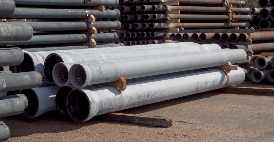 Zinc coated ductile iron pipe